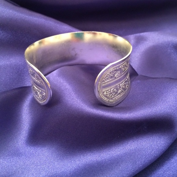 New Tibetan Tibet Silver Cuff Bracelet - Picture 2 of 4