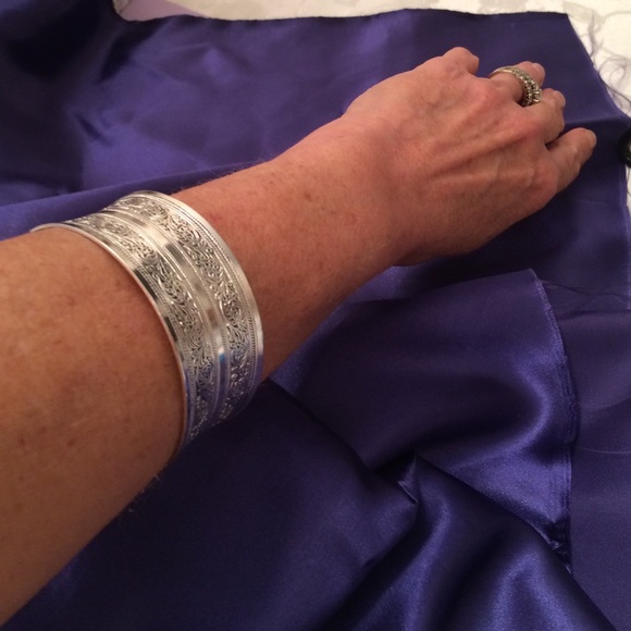 New Tibetan Tibet Silver Cuff Bracelet - Picture 4 of 4