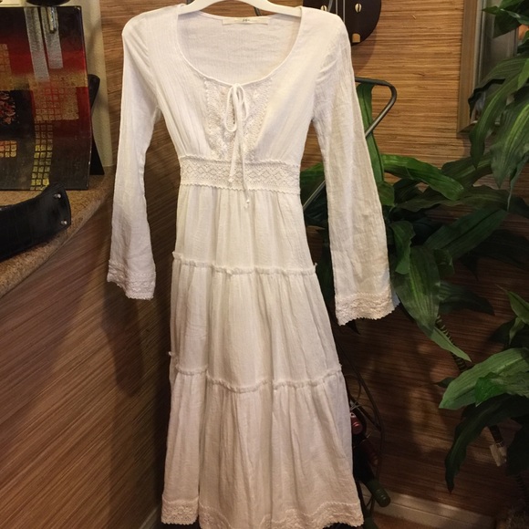 Beautiful Gibson white dress!