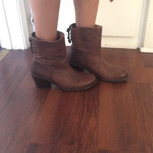FRYE BROWN LEATHER BOOTS