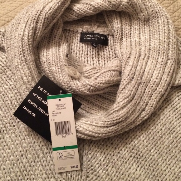 Jones New York shiny Silver and Pearl  sweater - Picture 1 of 4