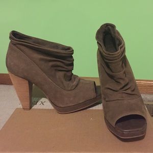 Kenneth Cole peep toe booties