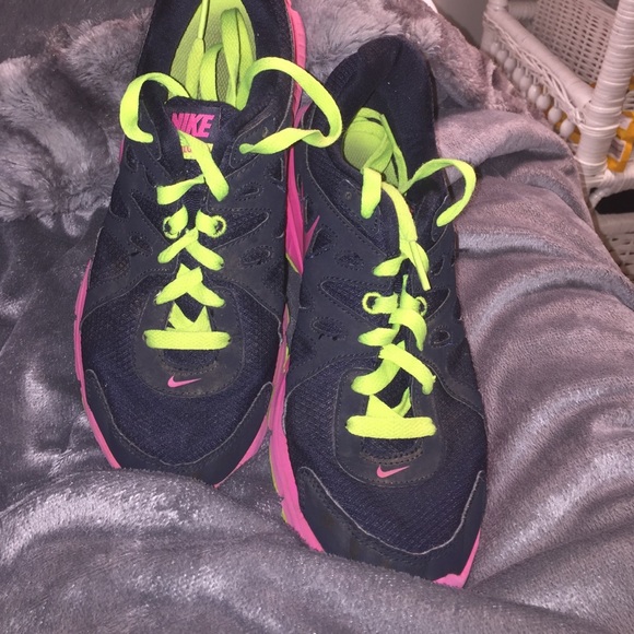 Nike running shoes - Picture 2 of 3