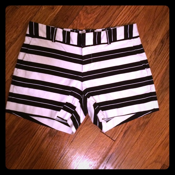 BR stripe short in navy & white size 0.