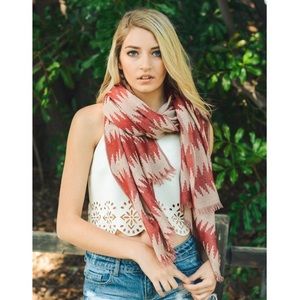 $10 CLOSET SALE❗️Aztec Patterned Scarf