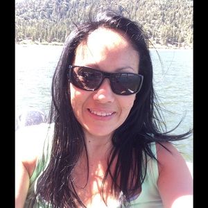 Meet your Posher, Desiree