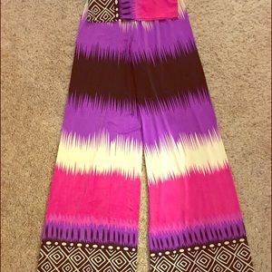 Comfy wide leg lounge pants.