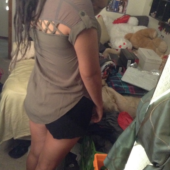 🔥5$ SALE🔥olive green blouse - Picture 2 of 3