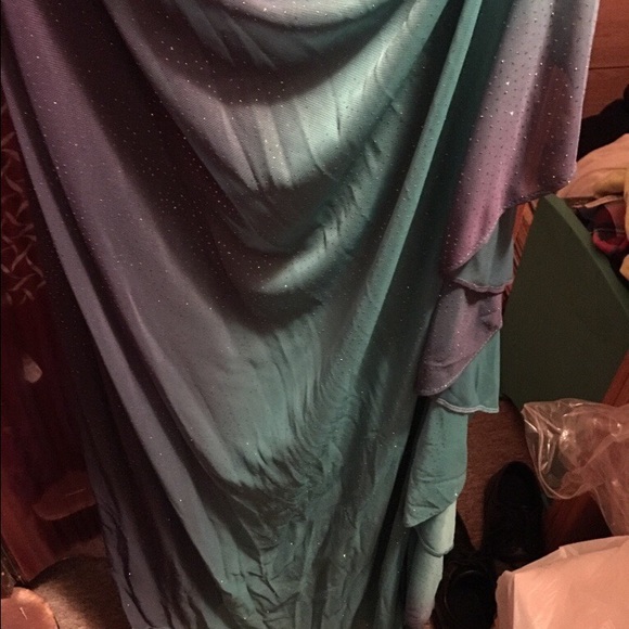 Prom dress - Picture 3 of 3
