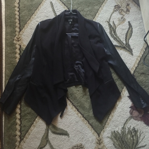 Cute Black Kensie Blazer!