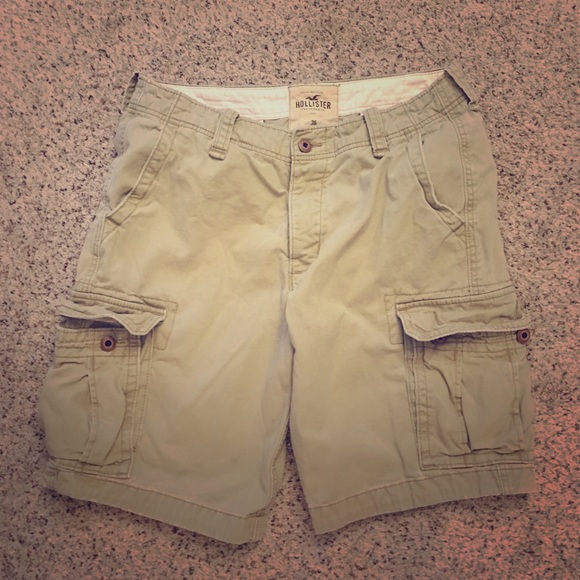🚫 SOLD. Tan Hollister Cargo Shorts 🚫