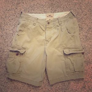 🚫 SOLD. Tan Hollister Cargo Shorts 🚫
