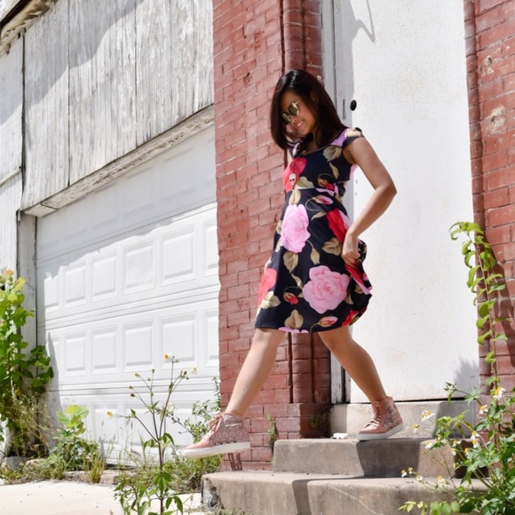 🎉HP🎉PINK FLORAL LACE SNEAKERS - Picture 2 of 2