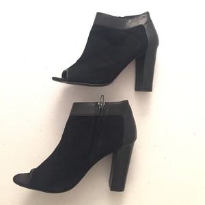 STEVE MADDEN Black Suede Bootie