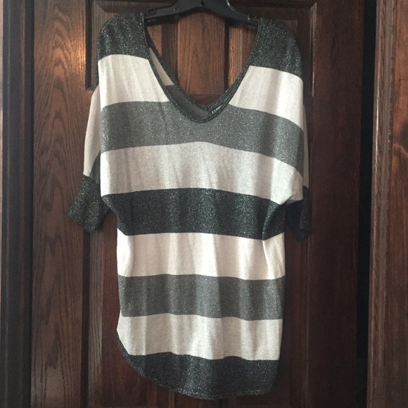 Sparkly Gray 3/4 Sleeve Top