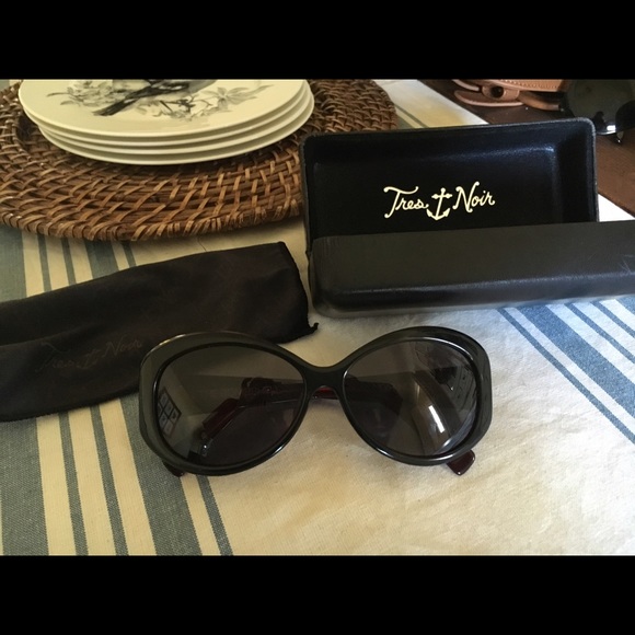 Tres Noir sunglasses