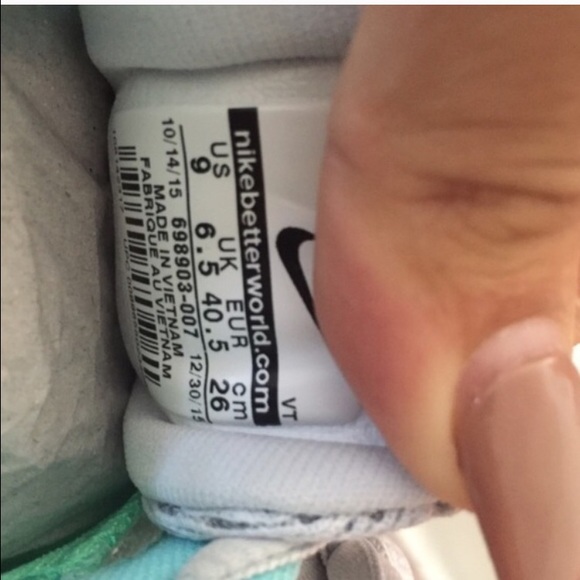 NIKE WOMENS AIR MAX GREEN GLOW LIGHT AQUA Sz 9 NEW - Picture 2 of 4