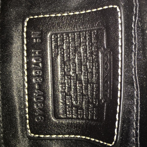 Genuine Signature Coach purse - Picture 2 of 2