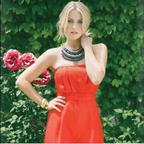 Bib necklace