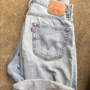 High waisted light Levi shorts