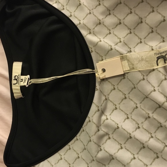 Black dress - Picture 2 of 2