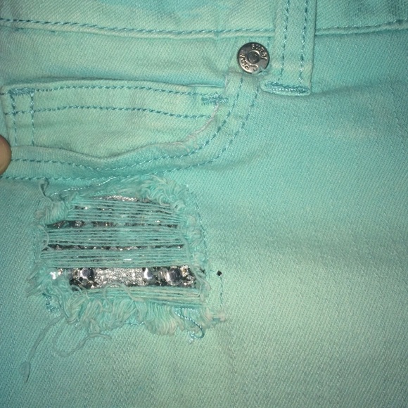 Shorts - Picture 2 of 3
