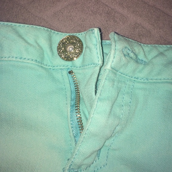 Shorts - Picture 3 of 3