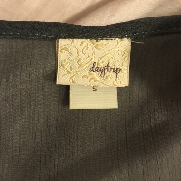 Cute gray blouse - Picture 2 of 2