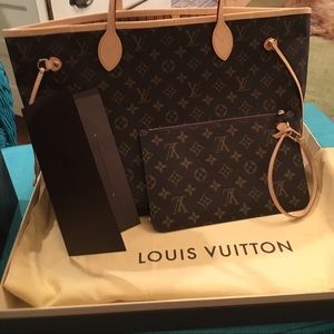 Louis Vuitton pochette brand new!!!