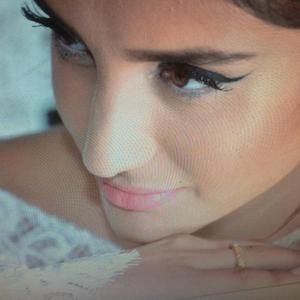 Meet your Posher, Hodaya