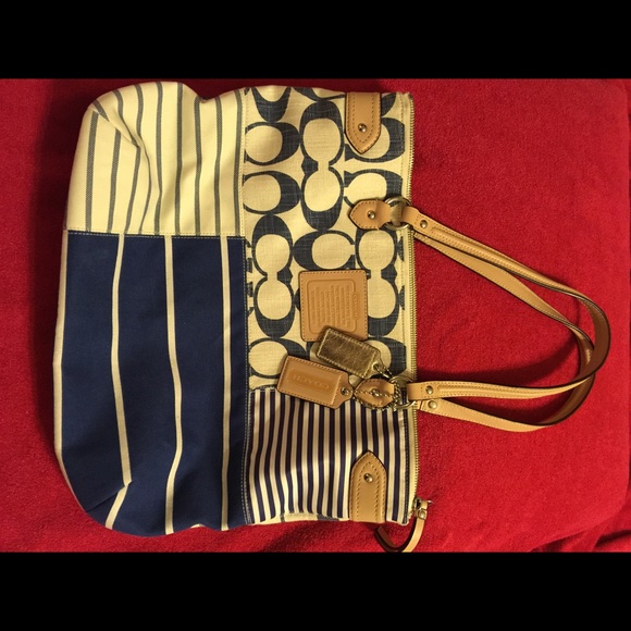 Coach Handbag - Picture 2 of 3