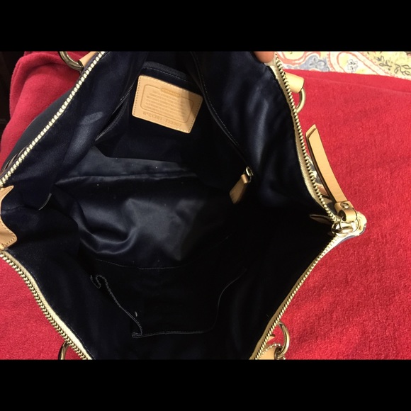 Coach Handbag - Picture 3 of 3