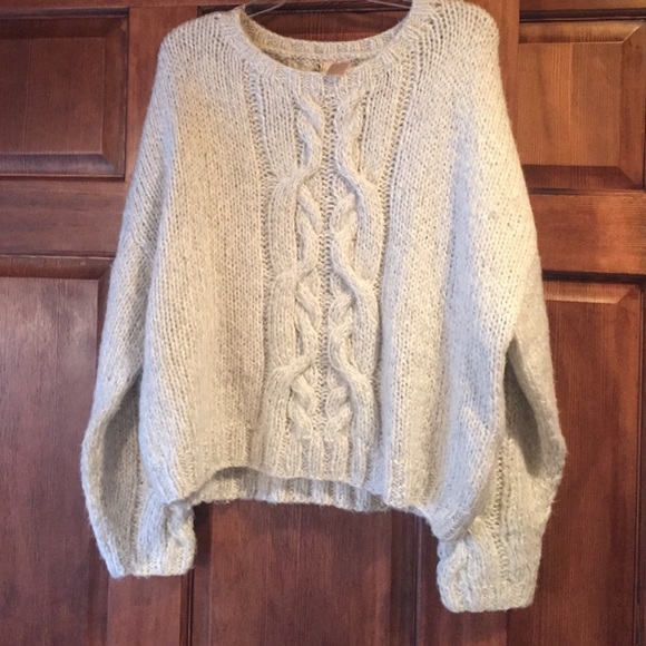 Big fuzzy winter sweater - Picture 1 of 3