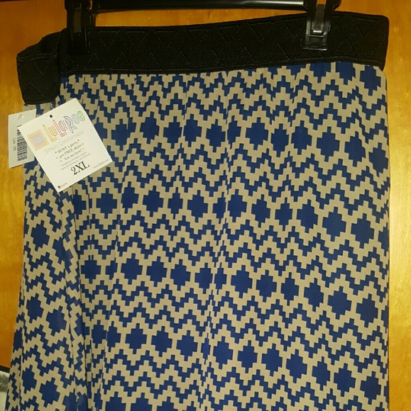 Lula Roe Lola Skirt