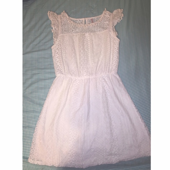 Lovely Cream Lacey Dress 💛👗