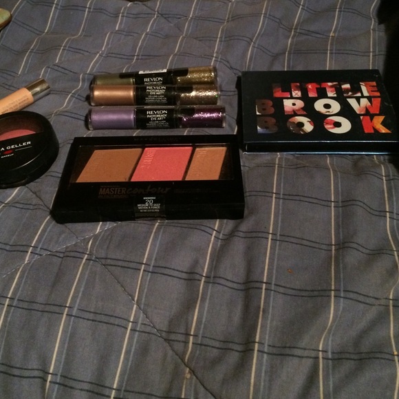 Makeup bundle baked blush. I post more pics