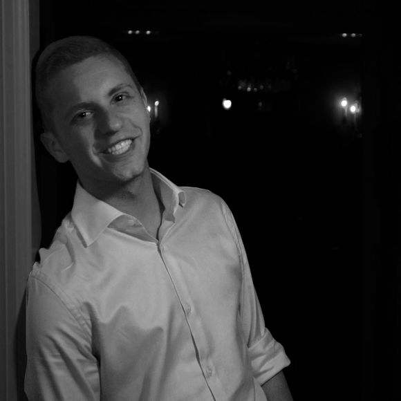 Meet your Posher, Brett