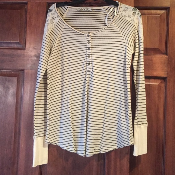 Cream and black stripped long sleeve with lace - Picture 1 of 3