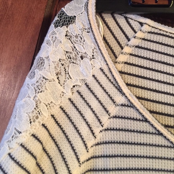 Cream and black stripped long sleeve with lace - Picture 2 of 3