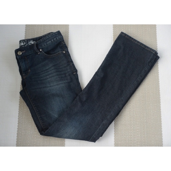 Express Pants - NWOT Express Barely Boot Jeans, 6R