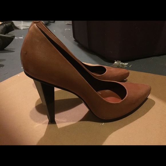 BCBG heels size 9