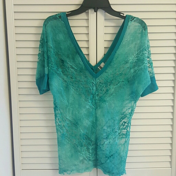 Sheer lace BKE top