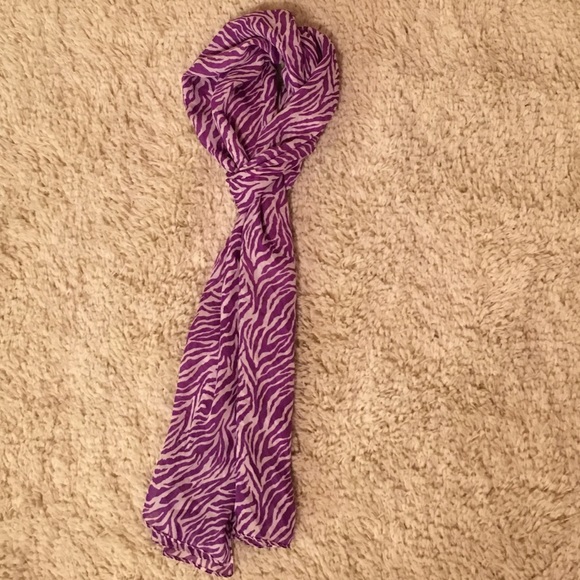 SUPER CUTE ZEBRA PRINT SCARF!!
