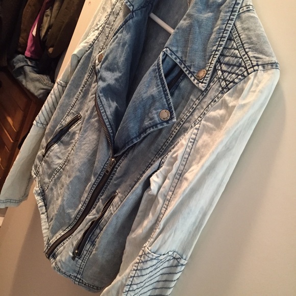 Denim jacket - Picture 2 of 3