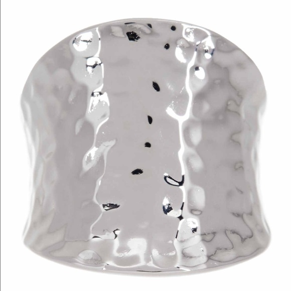 Designer's 925 stamped Shiny hammered ring size 7 - Picture 3 of 3