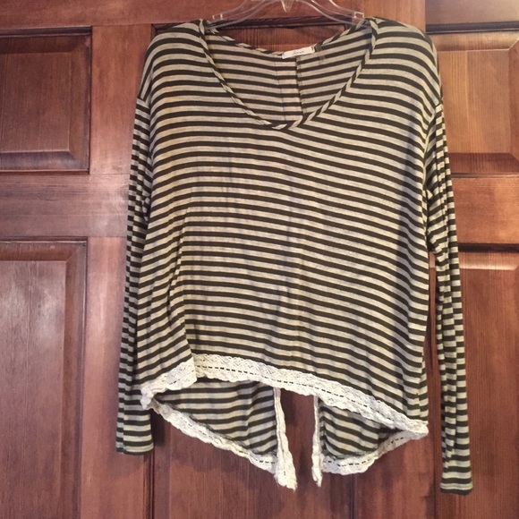 Olive green and cream long sleeve with lace - Picture 1 of 3