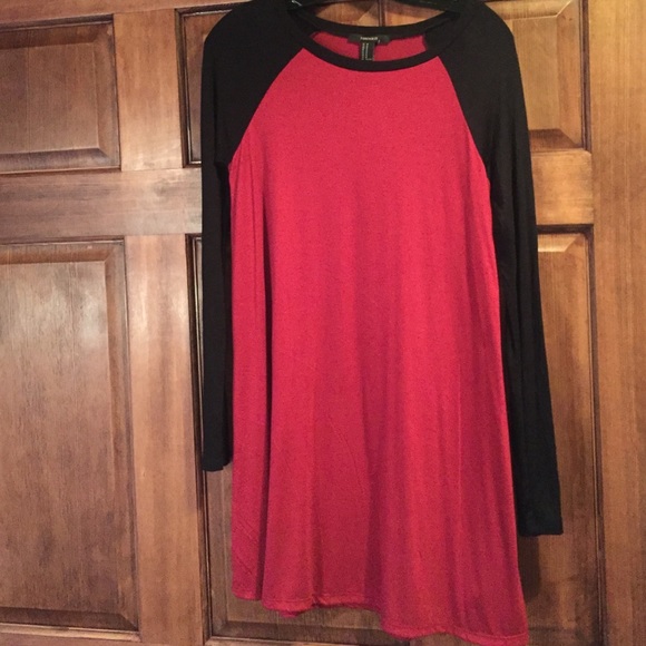 Red and black long sleeve dress - Picture 1 of 1