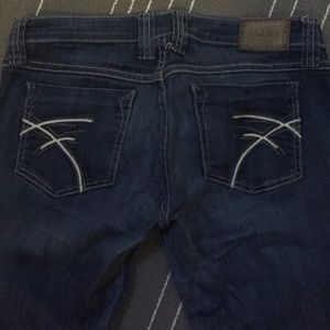 Book cut jeans