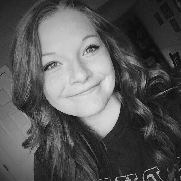 Meet your Posher, Taylor - Picture 1 of 1