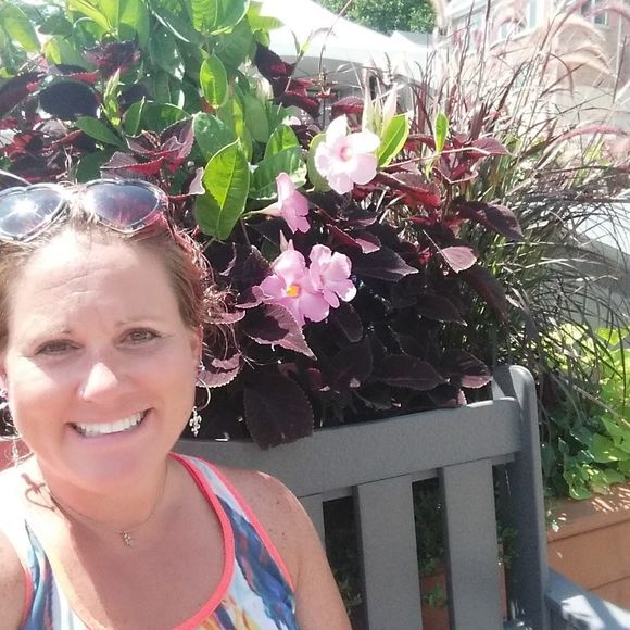 Meet your Posher, Stella